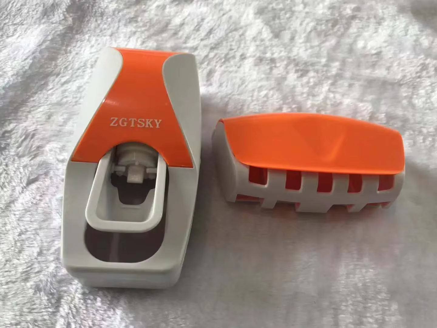 Bathroom Accessories Automatic Toothpaste Dispenser Dust-Proof Toothbrush Holder Wall Mount Stand Toothpaste Squeezers Tooth